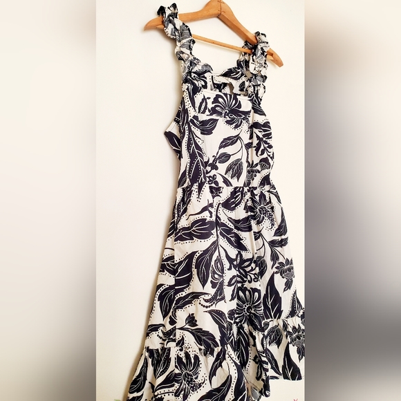 Who What Wear black and tan floral dress - Picture 4 of 7